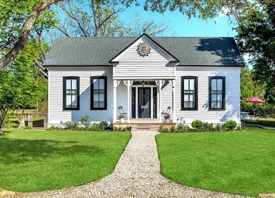 Lake Fayette Home For Sale in Fayetteville Texas