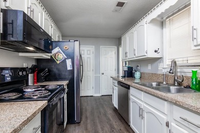 Come check it out! USDA LOAN ELIGIBLE! No City Taxes that makes - photo 8