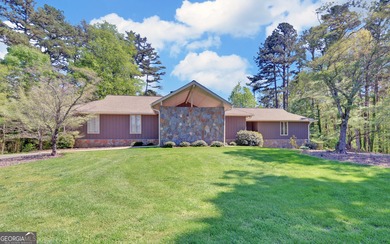 Lake Home For Sale in Toccoa, Georgia