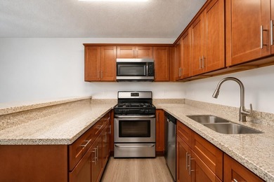 Welcome to this beautifully updated 2 bedroom, 2.5 bath townhome - photo 10