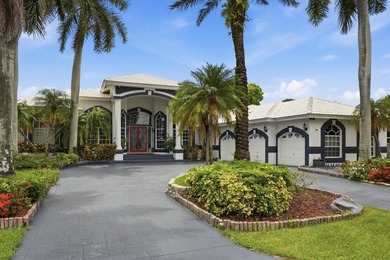 Discover comfortable living in this spacious five-bedroom, 4 - photo 4