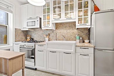 Welcome home to this beautiful 1 bedroom in the Hampshire - photo 8