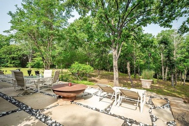 Welcome to 700 Coffee Circle! A masterfully crafted luxury - photo 8