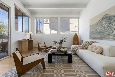 Perfectly located in the heart of Venice, just moments from - photo 10