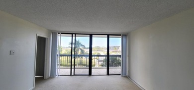 2/2 UNIT, OPEN KITCHEN, PANTRY & BREAKFAST AREA, TILED DINING - photo 14