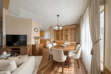 Beautiful double-wide home in a very lenient, family-friendly - photo 3