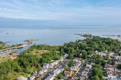 Live the Cove lifestyle! Welcome to this bright and sunny