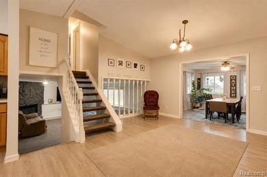 Welcome home to your year-round staycation! Tucked away on a - photo 4