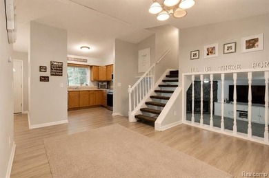 Welcome home to your year-round staycation! Tucked away on a - photo 5