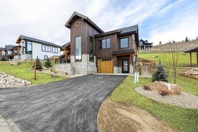 Move-In Ready This October in Granby Ranch! This beautifully - photo 5