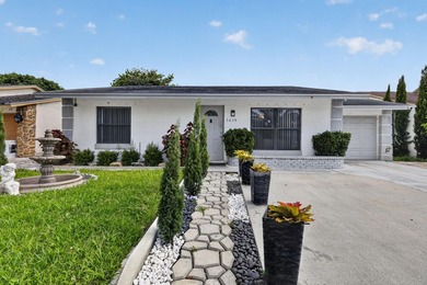 pack your bags and moving into this cozy 4 bedroom 2 bath with - photo 2