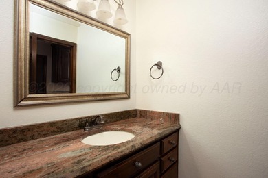 Stunning traditional 5-bed, 4-bath home with open main living - photo 33