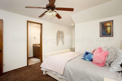 Stunning traditional 5-bed, 4-bath home with open main living - photo 36