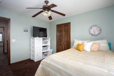 Stunning traditional 5-bed, 4-bath home with open main living - photo 38