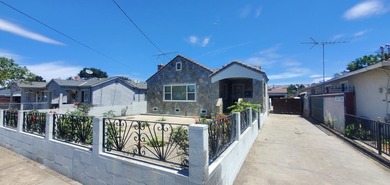 Fabulous properties for development. With R2 zoning it's a good - photo 2