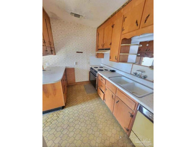 3/2 single family home Step back in time and experience the a - photo 7