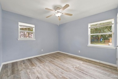 Welcome Home! This home is located in popular NE Pensacola - photo 22