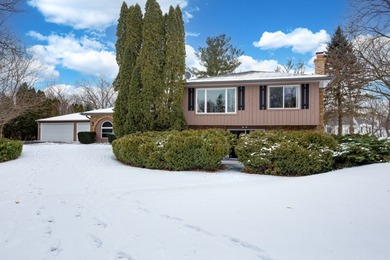 (private lake, pond, creek) Home Active Under Contract in West Chicago Illinois