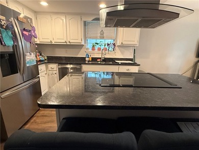 Beautifully maintained home located just off Hilltop Drive in - photo 6