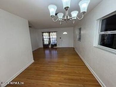 Easy access to downtown and shopping. Quiet neighborhood - photo 11