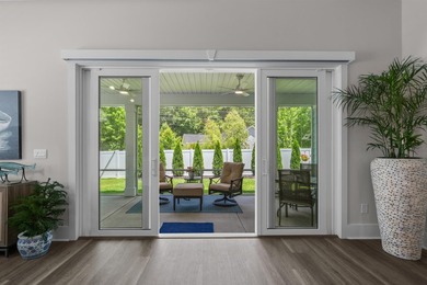 This pristine oasis, perfectly positioned minutes from the beach - photo 16
