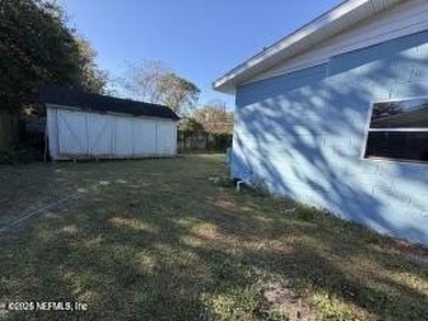 Easy access to downtown and shopping. Quiet neighborhood - photo 16