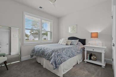 This pristine oasis, perfectly positioned minutes from the beach - photo 20