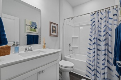 This pristine oasis, perfectly positioned minutes from the beach - photo 25