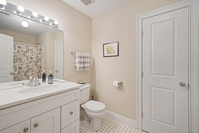 Stunning 4-Bedroom Colonial in Grand Manor Estates, East - photo 25