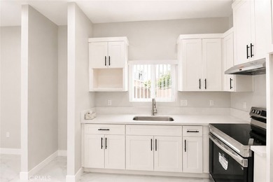 Beautifully updated property featuring a 4-bedroom, 2-bath main - photo 28