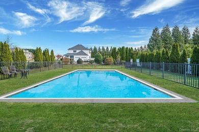 Stunning 4-Bedroom Colonial in Grand Manor Estates, East - photo 33