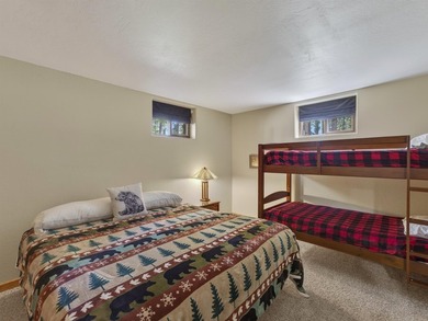 Searching for the essence of mountain living? This stunning 2 - photo 36