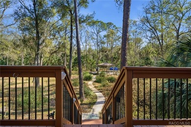 Architecturally distinctive cedar-sided post-and-beam home - photo 3