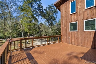 Architecturally distinctive cedar-sided post-and-beam home - photo 7