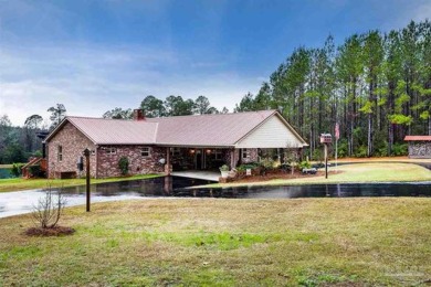 (private lake, pond, creek) Home For Sale in Jay Florida