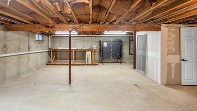 Welcome to this 1.1 acre property on the North Shore, featuring - photo 30