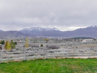 Renovated 5,600 sq ft home on 5 acres in the private gated - photo 5