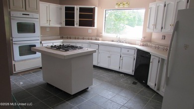 Great price on this *fixer* home. Great location and a very nice - photo 5