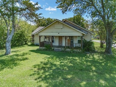 (private lake, pond, creek) Home For Sale in Ennis Texas