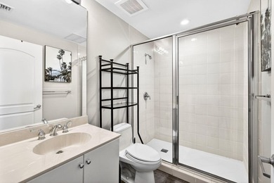 Experience upscale downtown living at the iconic One City Plaza - photo 17