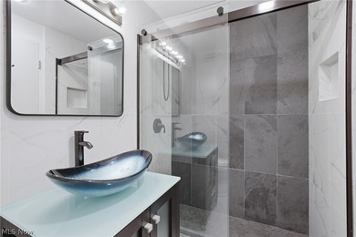 Welcome to Marine Towers East! This updated 1-bedroom, 1-bath - photo 23