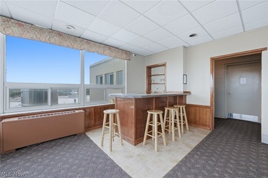 Welcome to Marine Towers East! This updated 1-bedroom, 1-bath - photo 30
