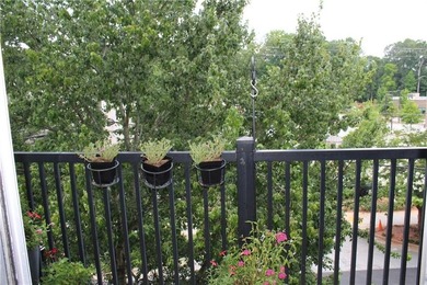 Attention Investors: Rental permits available! Fantastic - photo 32