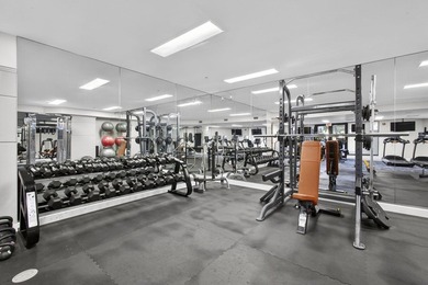 Experience upscale downtown living at the iconic One City Plaza - photo 40