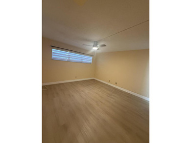 Beautiful 2-bedroom, 2-bathroom condo located in a secure, gated - photo 4