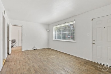 Welcome to 2444 E 39th Street where comfort, privacy, and value - photo 4