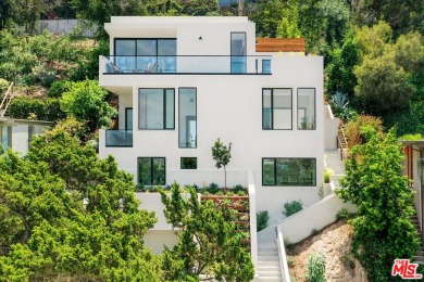 Ivanhoe Reservoir Home Sale Pending in Los Angeles California