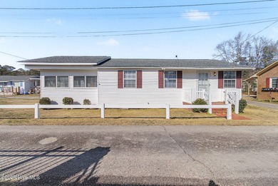 White Lake Home For Sale in Elizabethtown North Carolina