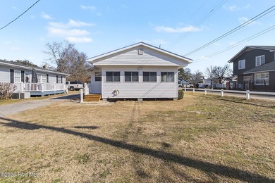 Escape to the beautiful White Lake! This 3-bedroom, 2-bathroom - photo 4