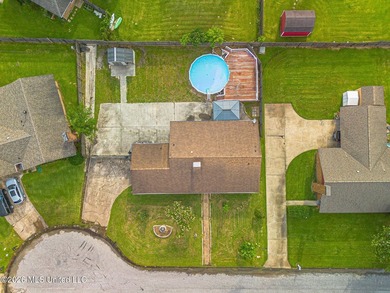 Beautifully updated 3-bedroom, 2-bath home tucked away on a - photo 5